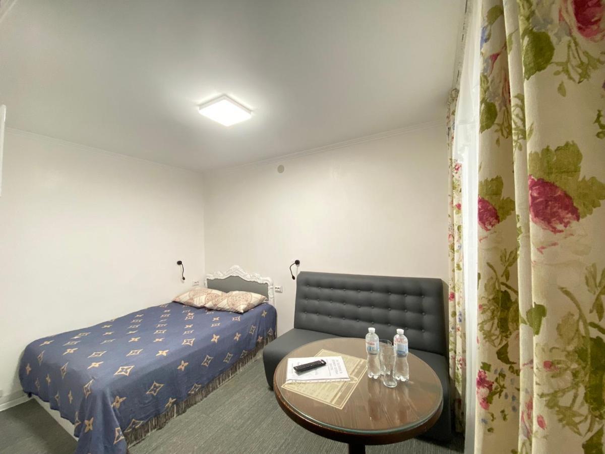 Bed and Breakfast Саквояж Вокзал Lemberg Exterior foto